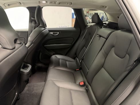 Used 2025 Volvo XC60 B5 Plus AWD/4WD image 20