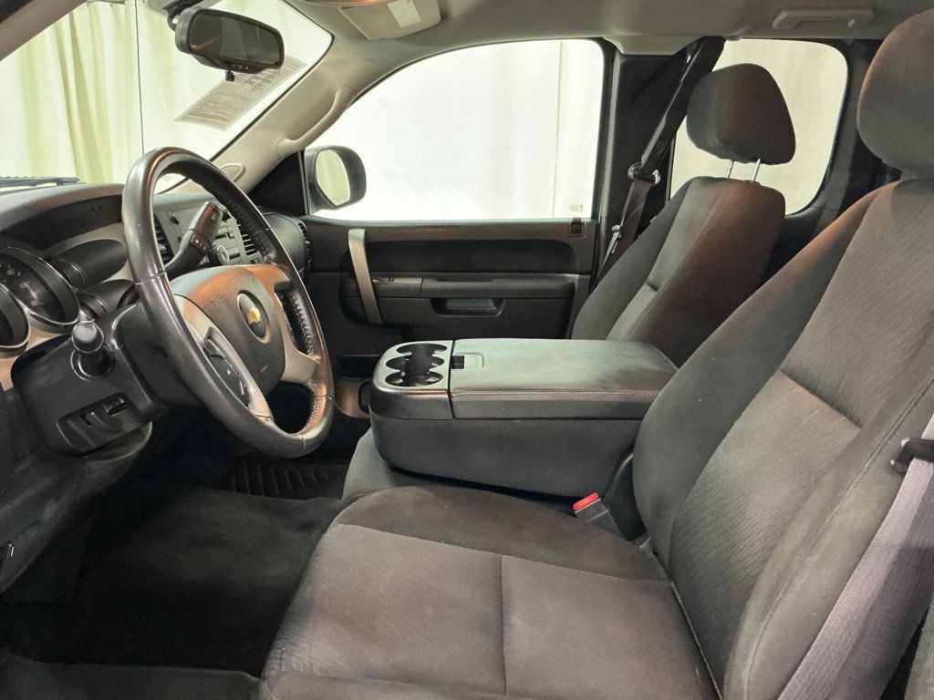 Used 2011 Chevrolet Silverado 1500 LT w/ All-Star Edition AWD/4WD image 12