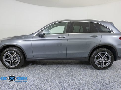 Used 2021 Mercedes-Benz GLC 300 4MATIC image 4