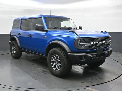 Used 2025 Ford Bronco Badlands AWD/4WD image 4