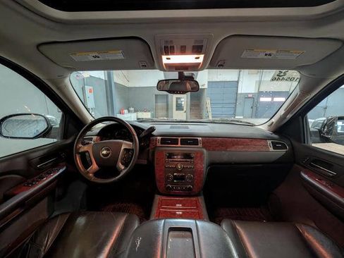 Used 2009 Chevrolet Tahoe LTZ AWD/4WD image 32