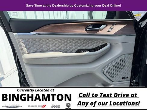 Used 2023 Jeep Grand Cherokee L Summit image 8