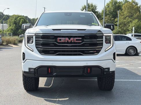 Used 2024 GMC Sierra 1500 AT4 w/ Technology Package AWD/4WD image 8