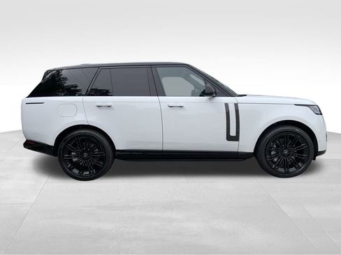 New 2025 Land Rover Range Rover SE image 4