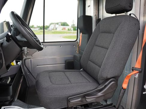 Used 2024 Chevrolet Brightdrop 400 w/ Commercial Equipment Package AWD/4WD image 15