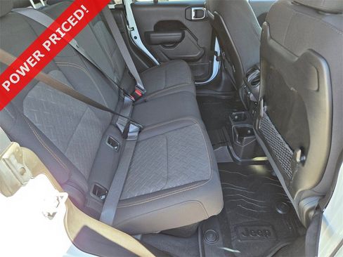 Used 2024 Jeep Gladiator Mojave image 17