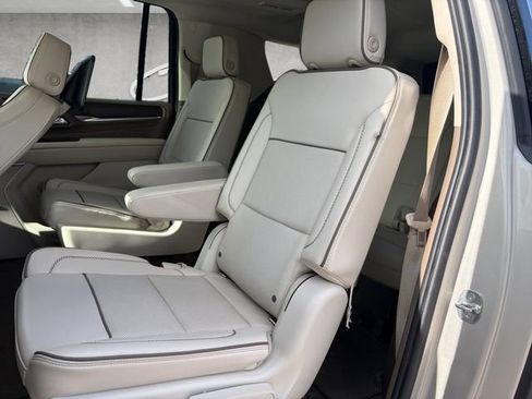 Used 2022 GMC Yukon XL Denali w/ Denali Ultimate Package AWD/4WD image 22