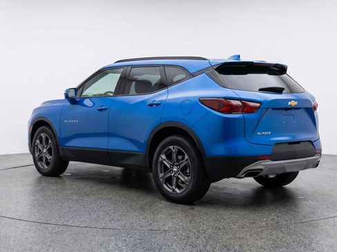 Used 2025 Chevrolet Blazer LT FWD image 6