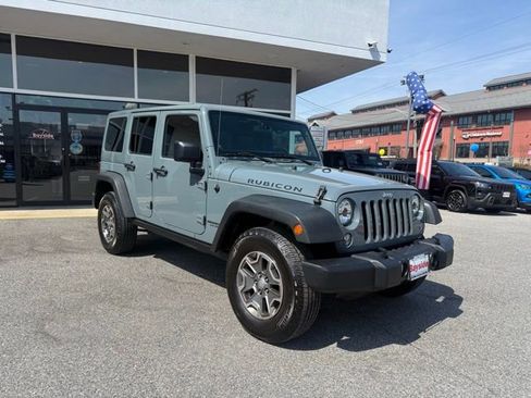 Used 2014 Jeep Wrangler Unlimited Rubicon w/ Connectivity Group image 2