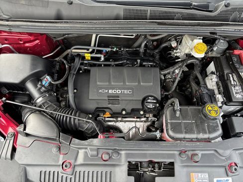 Used 2020 Chevrolet Trax LT w/ LT Convenience Package image 25