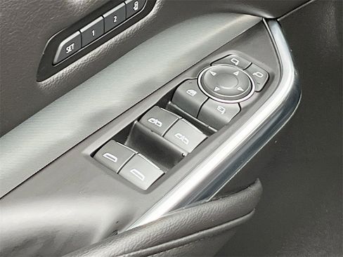 Used 2020 Cadillac XT4 Premium Luxury w/ Cold Weather Package image 18