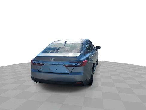 Used 2025 Toyota Camry SE image 7