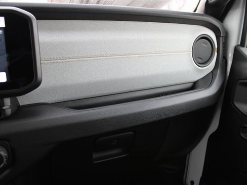 Used 2025 Jeep Gladiator Sport image 35