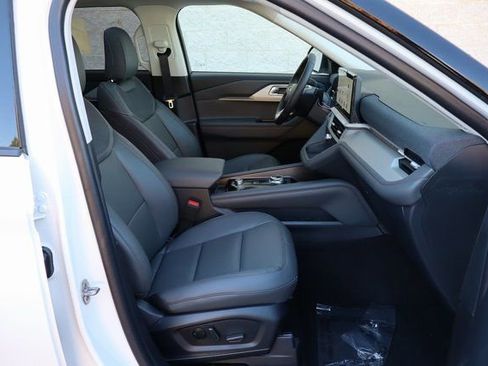 Used 2026 Ford Explorer Active w/ Active Comfort Package AWD/4WD image 34