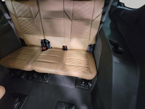 Used 2023 Cadillac Escalade Premium Luxury w/ Performance Package image 25