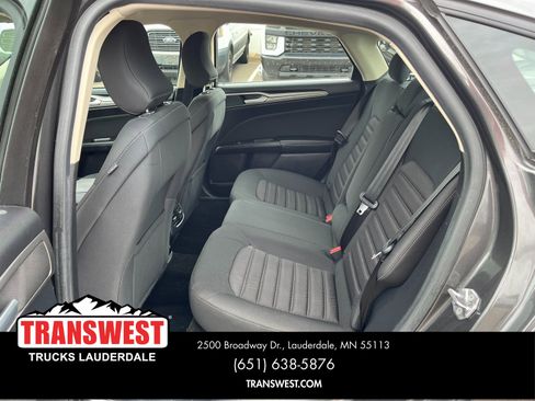 Used 2018 Ford Fusion SE image 6