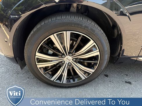 Certified 2023 Volvo XC60 B5 Plus w/ Climate Package AWD/4WD image 12