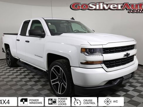 Used 2018 Chevrolet Silverado 1500 Custom image 1