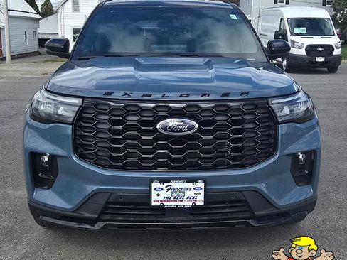 New 2026 Ford Explorer ST-Line w/ ST-Line Street Pack AWD/4WD image 9