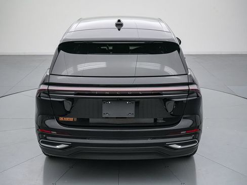 Used 2025 Lincoln Nautilus Premier AWD/4WD image 6
