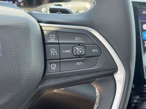 Certified 2024 Jeep Grand Cherokee Altitude AWD/4WD image 21