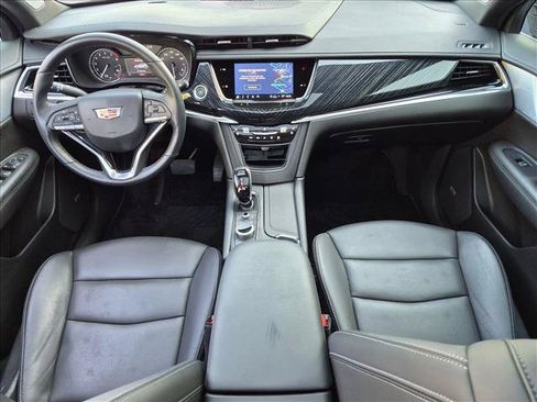 Used 2024 Cadillac XT6 Premium Luxury FWD image 14