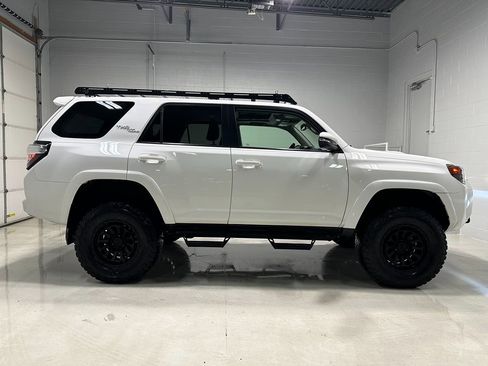 Used 2019 Toyota 4Runner TRD Off-Road Premium image 2