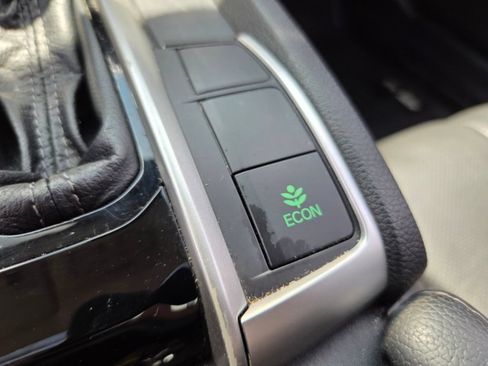 Used 2017 Honda Civic Touring image 20
