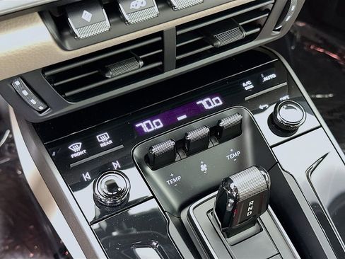 Used 2025 Porsche 911 Carrera image 17