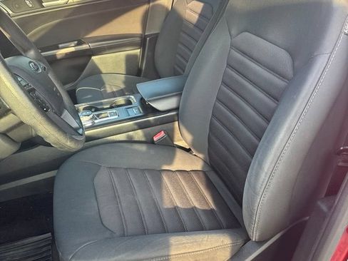 Used 2017 Ford Fusion SE w/ Fusion SE Technology Package FWD image 33