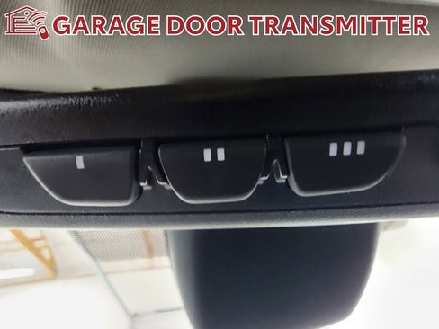 Used 2021 Toyota Highlander XLE image 28