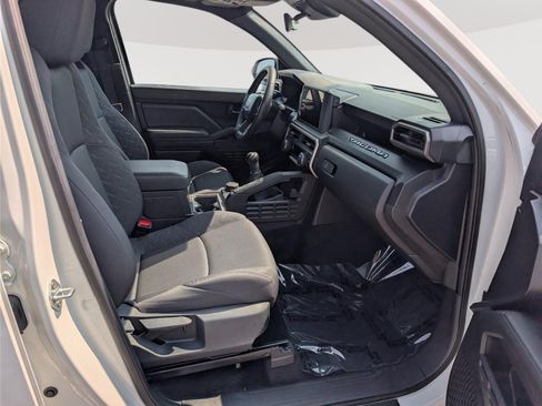 Used 2024 Toyota Tacoma SR AWD/4WD image 10