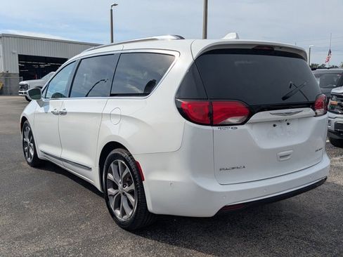 Used 2019 Chrysler Pacifica Limited w/ Tire & Wheel Group image 7