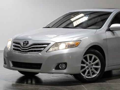 Used 2010 Toyota Camry XLE FWD image 7