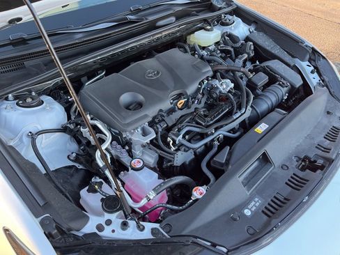 Used 2025 Toyota Camry XLE image 11