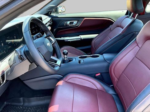 Used 2025 Ford Mustang GT Premium RWD image 13