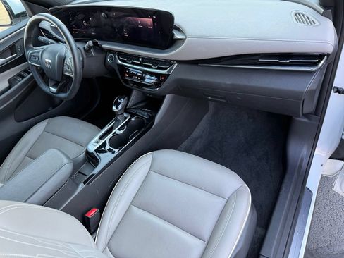 Used 2025 Buick Envista Avenir FWD image 19