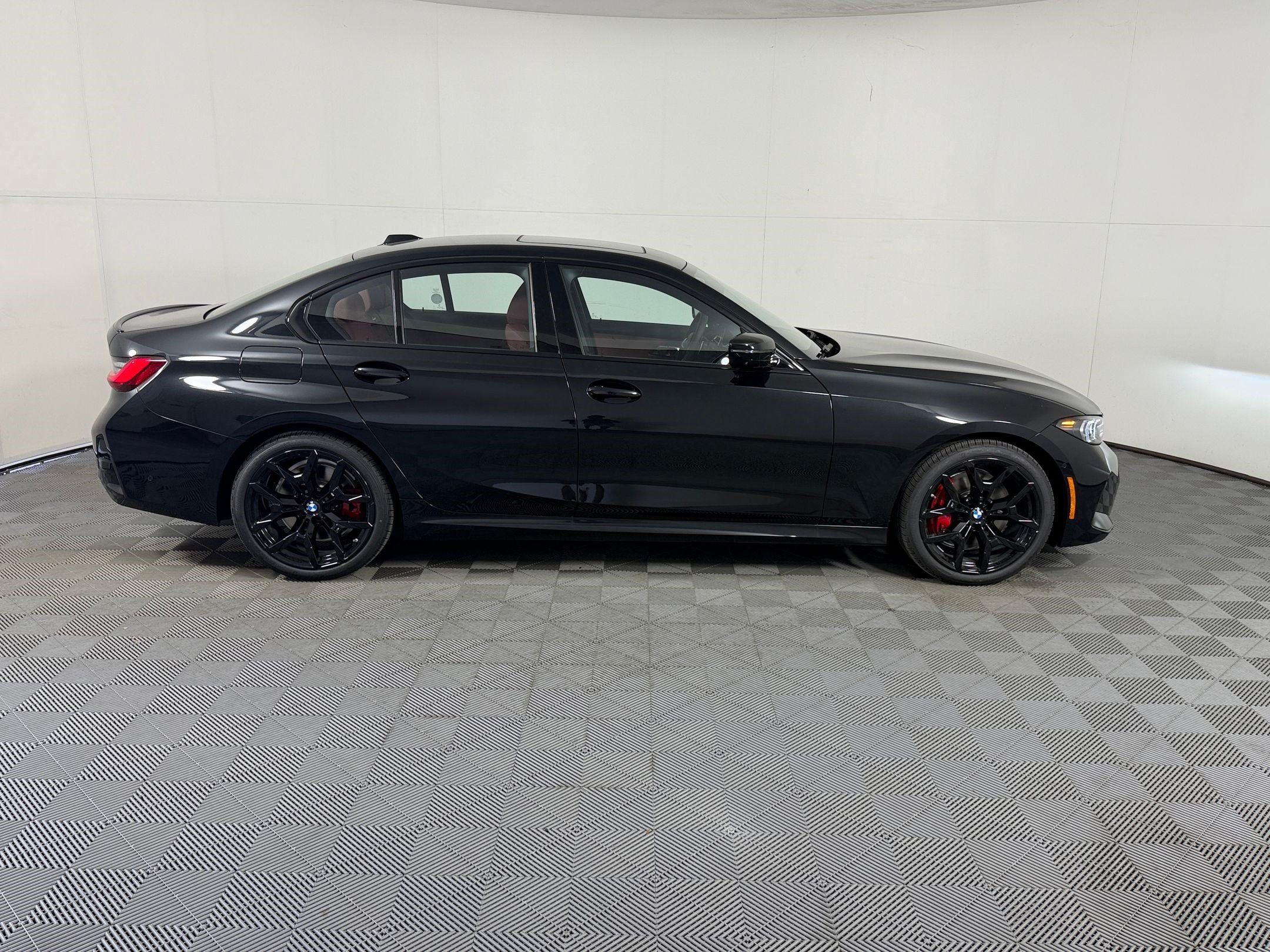 Used 2026 BMW 330i Sedan w/ M Sport Package RWD image 8