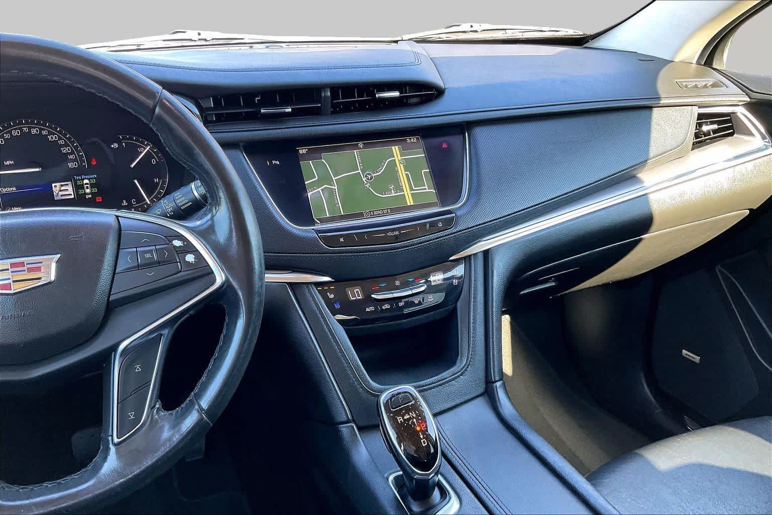 Used 2019 Cadillac XT5 Premium Luxury AWD/4WD image 7
