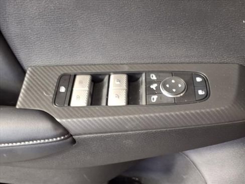 Used 2024 Mitsubishi Outlander SE image 29