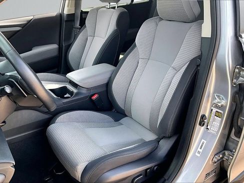 Used 2024 Subaru Outback Premium AWD/4WD image 23