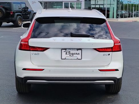 New 2026 Volvo V60 B5 Cross Country Plus w/ Protection Package Premier image 36