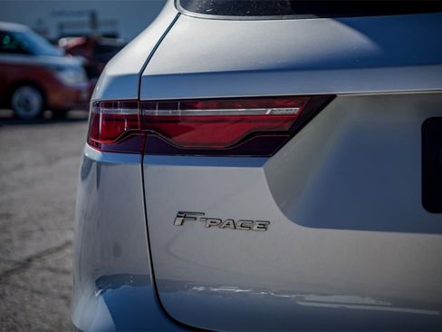 Used 2022 Jaguar F-PACE S image 8