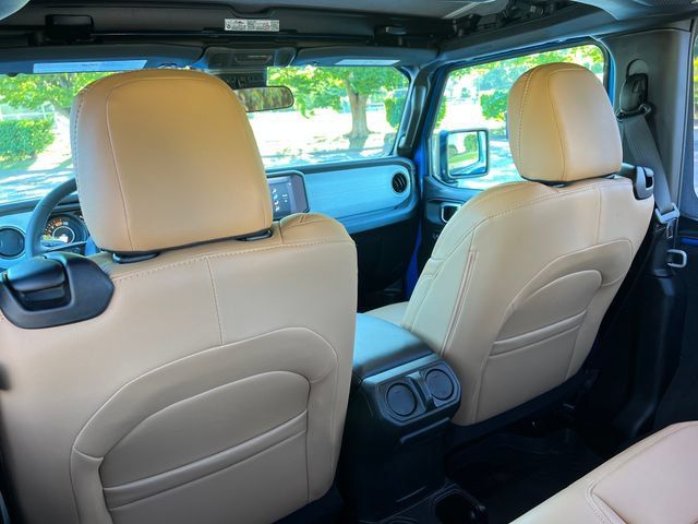 Used 2025 Jeep Wrangler Sport AWD/4WD image 27