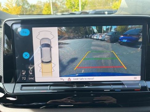 Certified 2025 Volkswagen Atlas Cross Sport SEL R-Line image 34