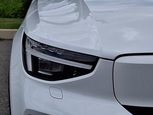 Certified 2023 Volvo XC40 Recharge Ultimate AWD/4WD image 9