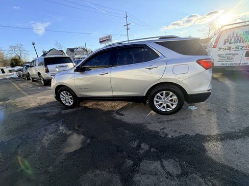 Used 2018 Chevrolet Equinox LT image 18