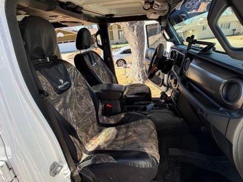Used 2020 Jeep Gladiator Sport w/ Quick Order Package 24S AWD/4WD image 3