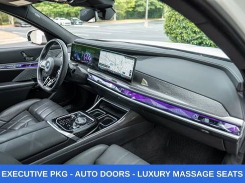 Used 2023 BMW i7 xDrive60 w/ Executive Package 2 AWD/4WD image 23