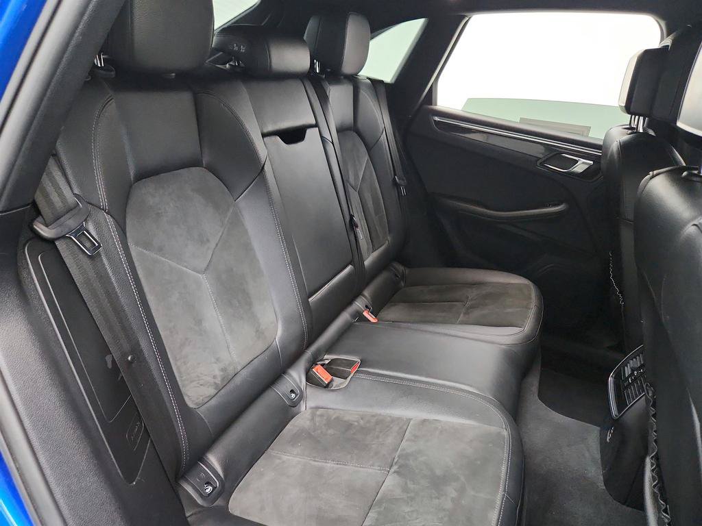 Used 2020 Porsche Macan AWD/4WD image 29